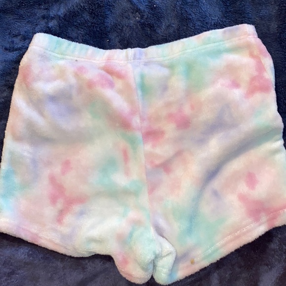 Fluffy shorts - Picture 2 of 2